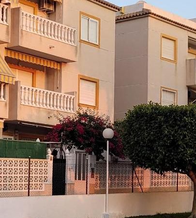 Apartamento Bajo Con Terraza Y Piscina Torrevieja Exteriér fotografie