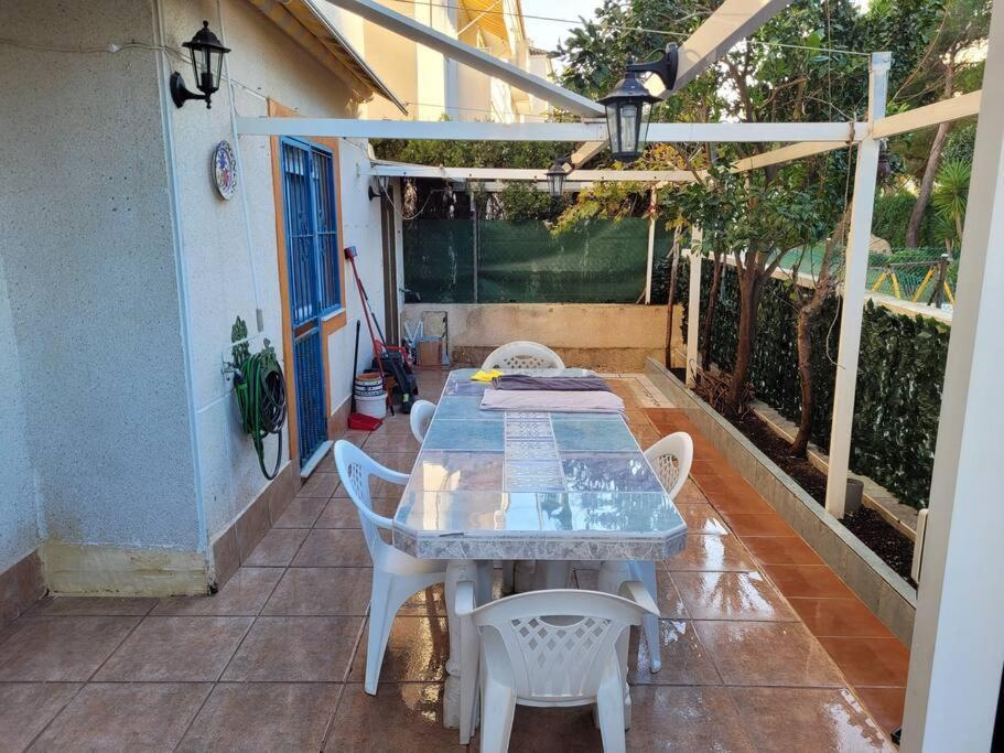 Apartamento Bajo Con Terraza Y Piscina Torrevieja Exteriér fotografie