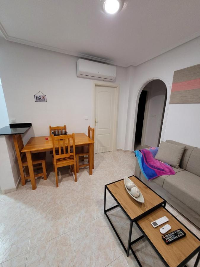 Apartamento Bajo Con Terraza Y Piscina Torrevieja Exteriér fotografie