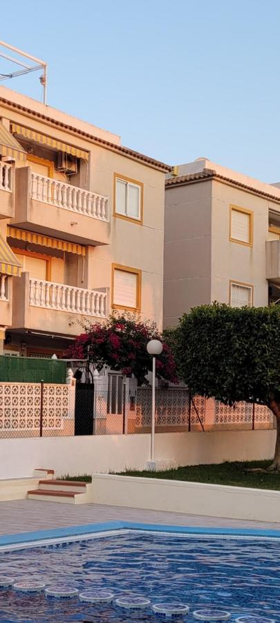 Apartamento Bajo Con Terraza Y Piscina Torrevieja Exteriér fotografie